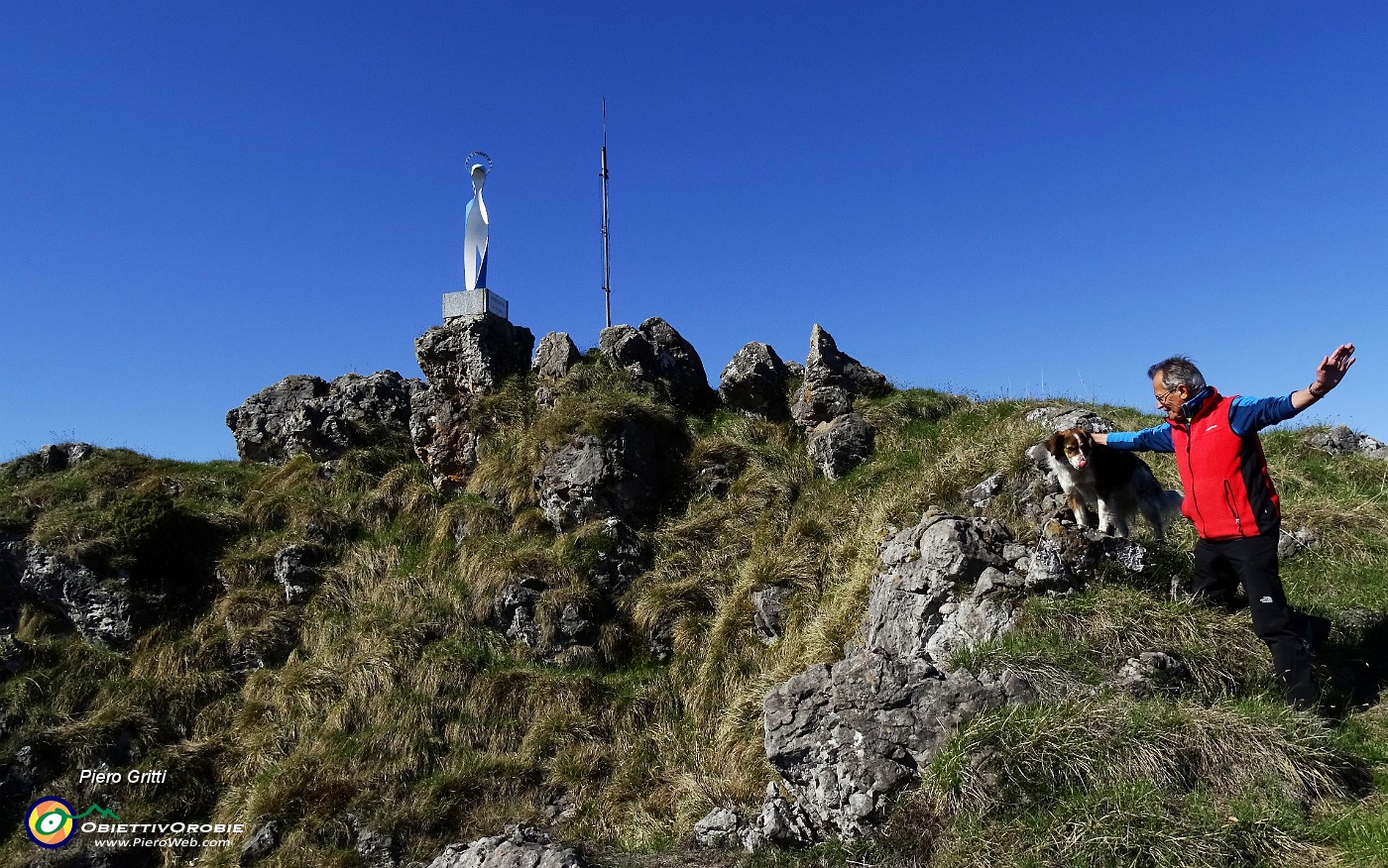 02 Madonna delle Cime in vetta al Corno Zuccone (1458 m.JPG -                                